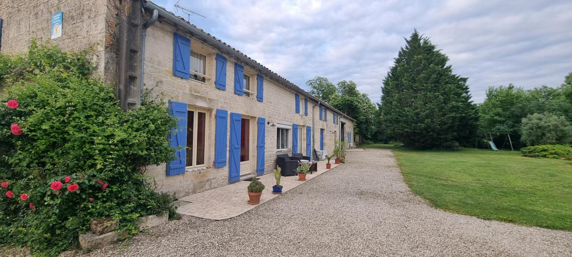 Chambres D'Hotes Entre Niort Et Marais Poitevin Bessines Luaran gambar